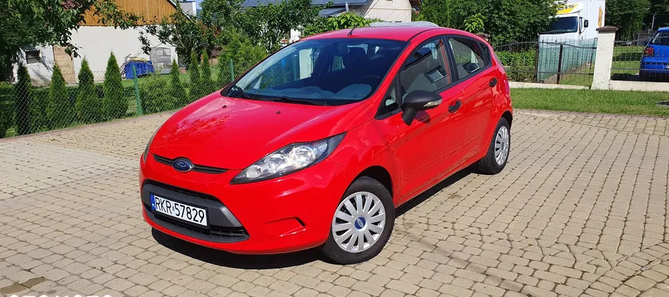 podkarpackie Ford Fiesta cena 21600 przebieg: 155000, rok produkcji 2010 z Krosno